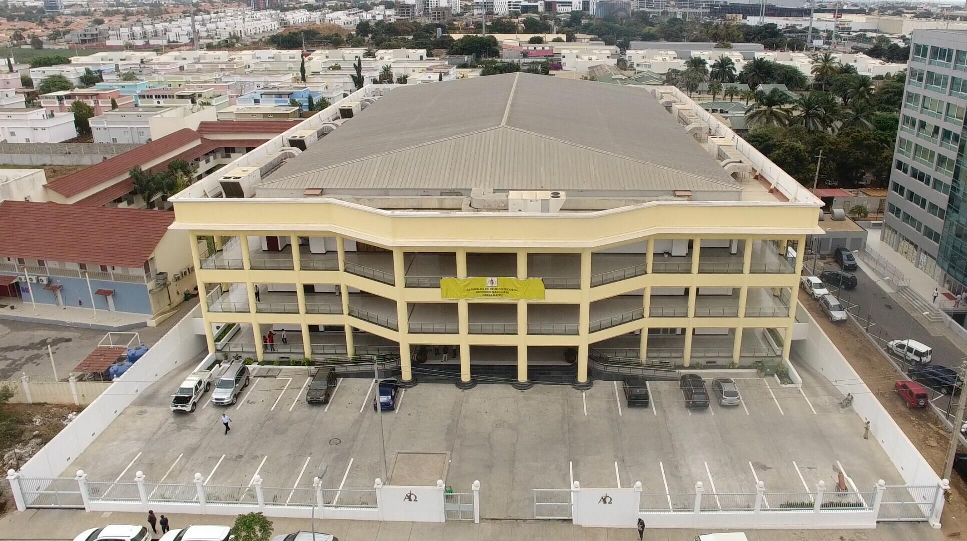 安哥拉羅安達(dá)TALADONA大教堂項目CERIM?NIA DA IGREJA TALATONA IN LUANDA, ANGOLA.jpg
